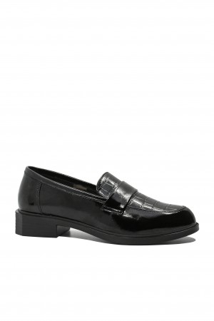 Pantofi loafer damă Pass Collection negri din lac cu model croco OTR440007